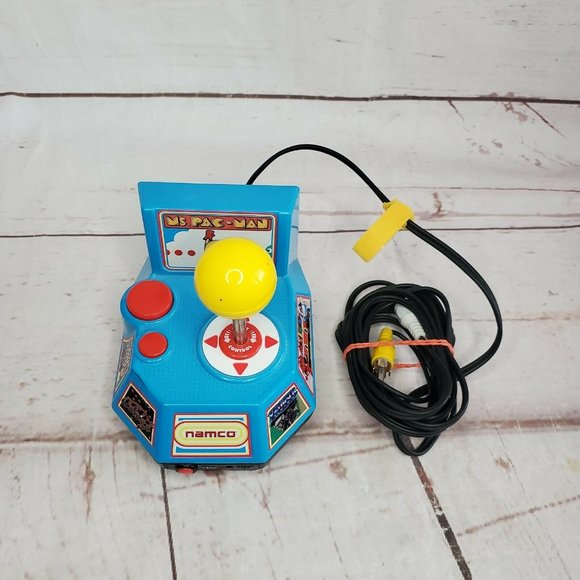 Ms. Pac-Man 5 in 1 Plug and Play 2004 Jakks Pacific TV Namco Game - Picture 8 of 12